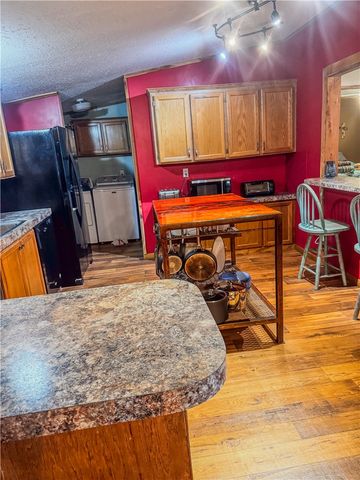 9046 Old Macey Road, Hearne, TX 77859