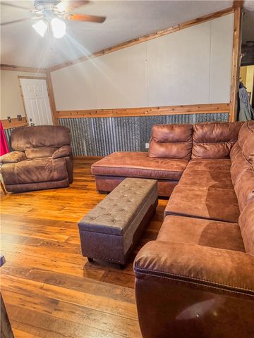 9046 Old Macey Road, Hearne, TX 77859