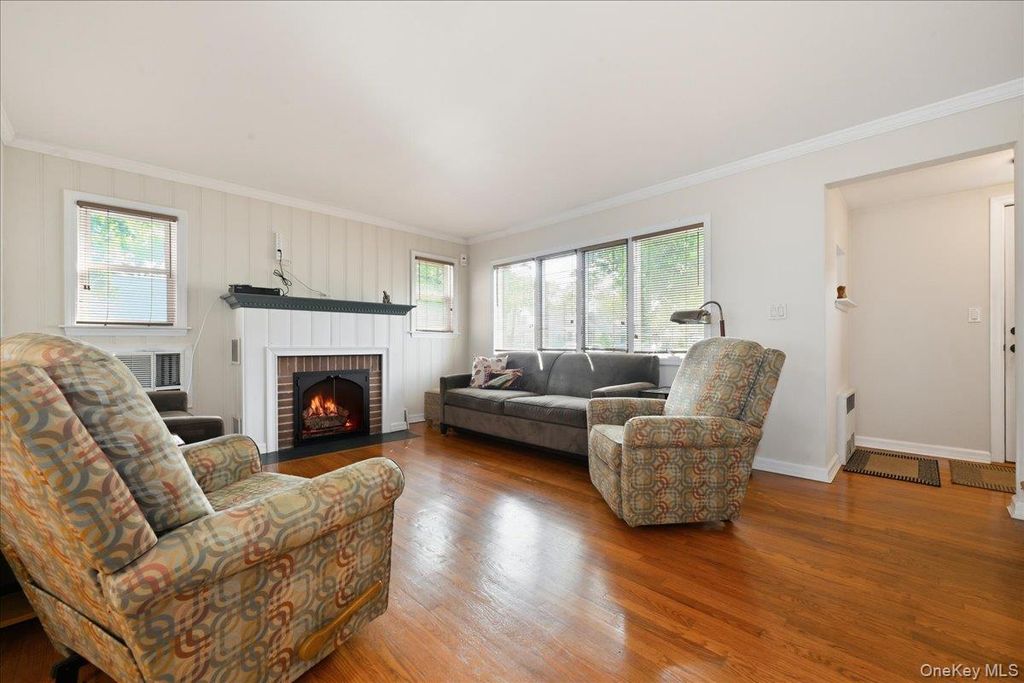 43 Scott Street, New Hyde Park, NY 11040 — photo 5