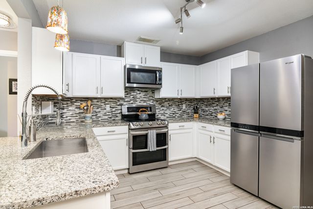 15722 Walnut Creek, San Antonio, TX 78247