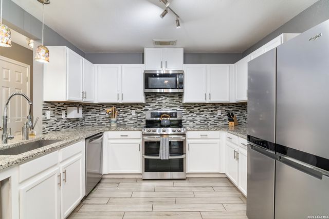 15722 Walnut Creek, San Antonio, TX 78247