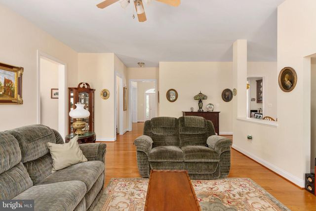 8622 LAROQUE RUN DR, Fredericksburg, VA 22407