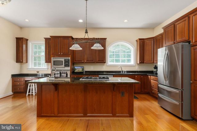 8622 LAROQUE RUN DR, Fredericksburg, VA 22407