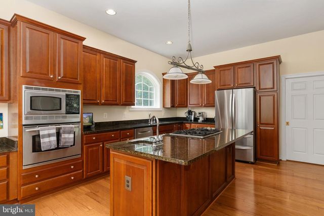 8622 LAROQUE RUN DR, Fredericksburg, VA 22407