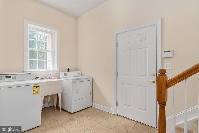 8622 LAROQUE RUN DR, Fredericksburg, VA 22407