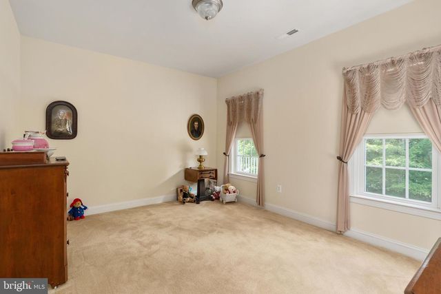 8622 LAROQUE RUN DR, Fredericksburg, VA 22407