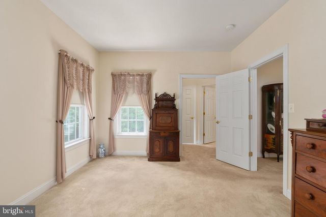 8622 LAROQUE RUN DR, Fredericksburg, VA 22407