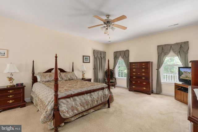 8622 LAROQUE RUN DR, Fredericksburg, VA 22407