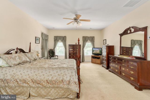 8622 LAROQUE RUN DR, Fredericksburg, VA 22407
