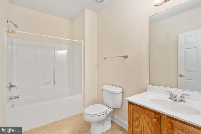 8622 LAROQUE RUN DR, Fredericksburg, VA 22407