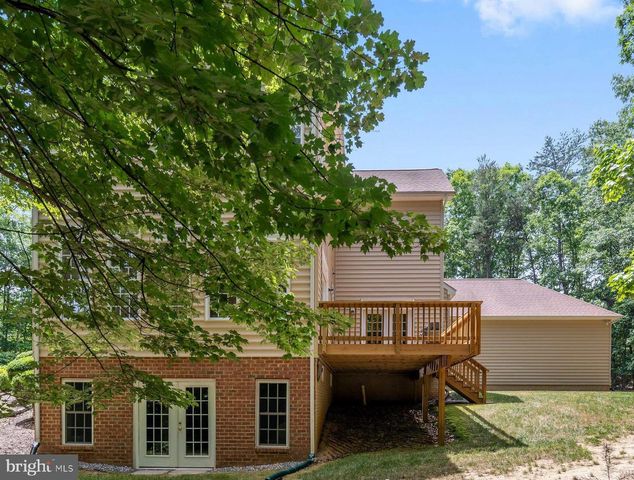 8622 LAROQUE RUN DR, Fredericksburg, VA 22407
