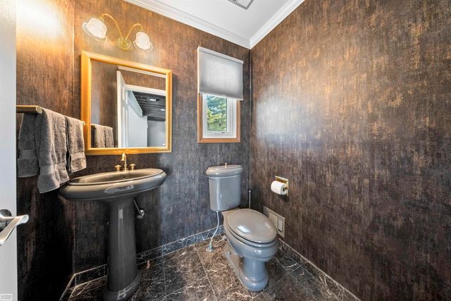 1030 Bishop Road, Grosse Pointe, MI 48230