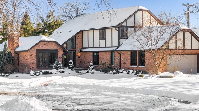 1030 Bishop Road, Grosse Pointe, MI 48230