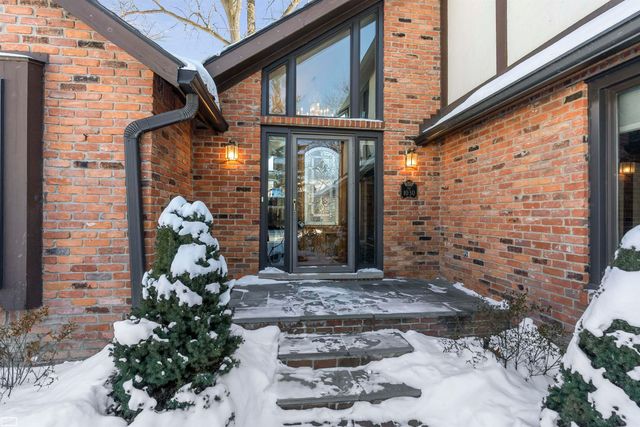 1030 Bishop Road, Grosse Pointe, MI 48230