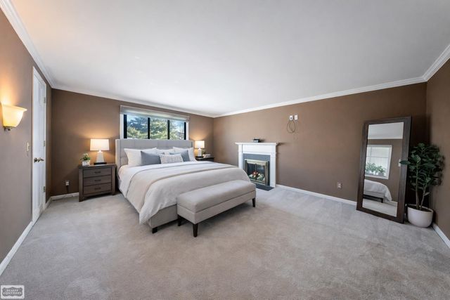 1030 Bishop Road, Grosse Pointe, MI 48230