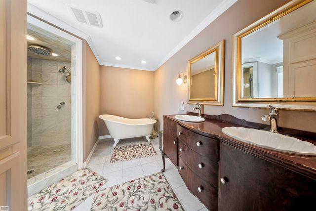 1030 Bishop Road, Grosse Pointe, MI 48230