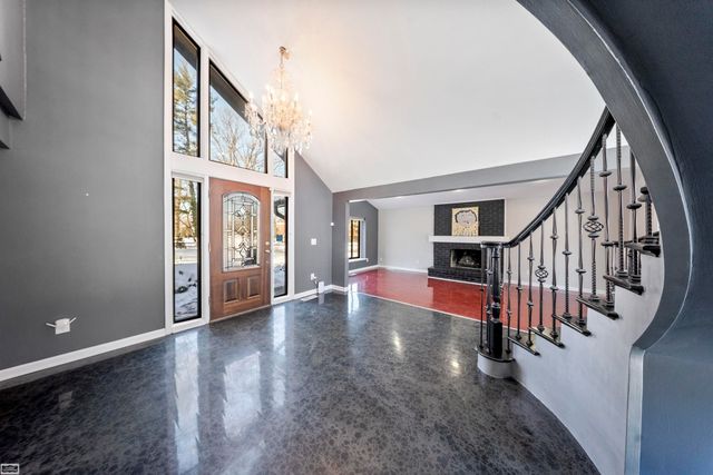 1030 Bishop Road, Grosse Pointe, MI 48230