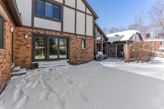 1030 Bishop Road, Grosse Pointe, MI 48230