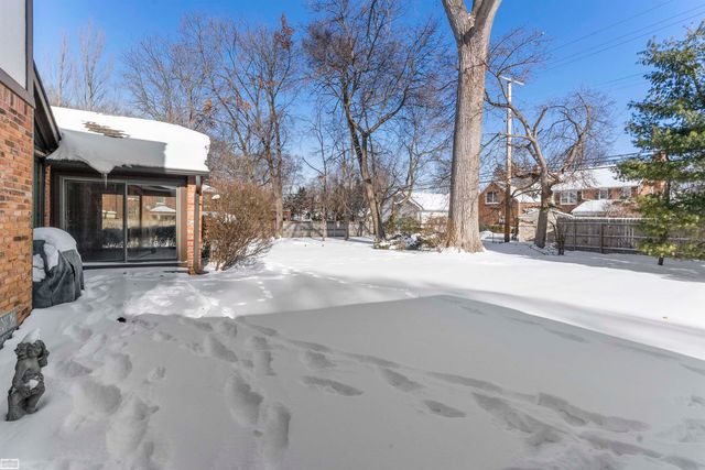 1030 Bishop Road, Grosse Pointe, MI 48230