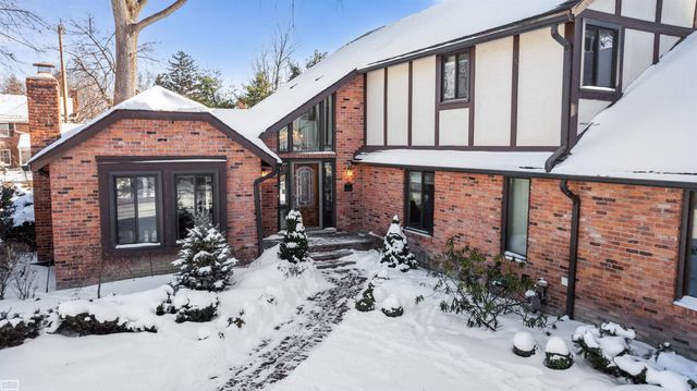 1030 Bishop Road, Grosse Pointe, MI 48230