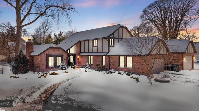 1030 Bishop Road, Grosse Pointe, MI 48230