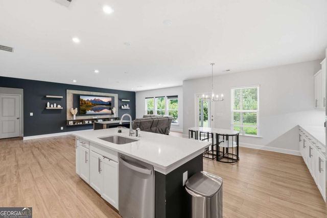 669 Fairway Drive, Acworth, GA 30101