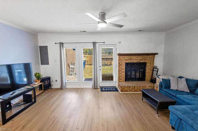 1402 Doe CT, Virginia Beach, VA 23464