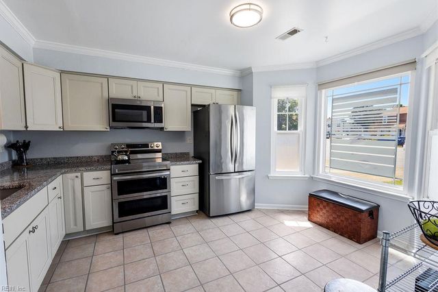 1402 Doe CT, Virginia Beach, VA 23464