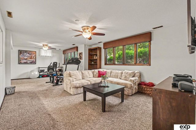 12223 Cuming Street, Omaha, NE 68154