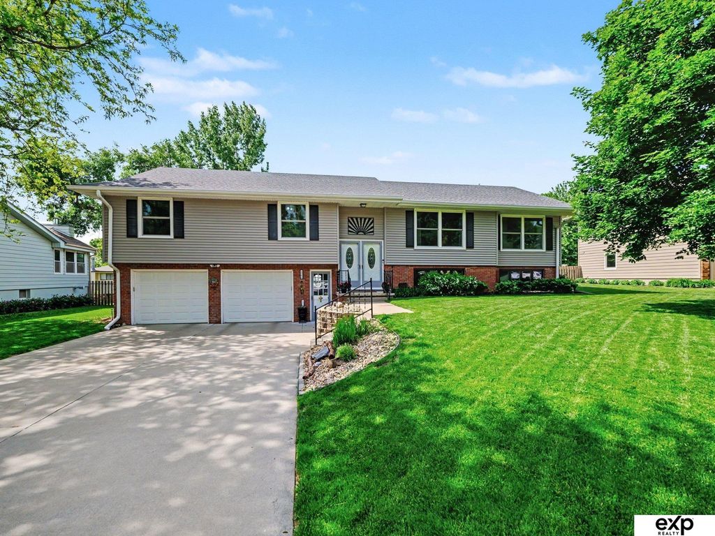 12223 Cuming Street, Omaha, NE 68154