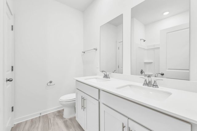 2364 Woodmeadow Dr, Clarksville, TN 37043