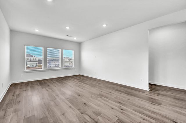 2364 Woodmeadow Dr, Clarksville, TN 37043