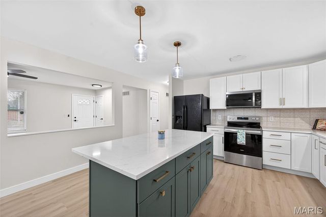 105 Hunters Ridge, St Charles, MO 63301