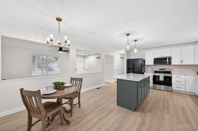 105 Hunters Ridge, St Charles, MO 63301