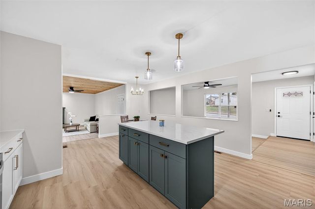 105 Hunters Ridge, St Charles, MO 63301