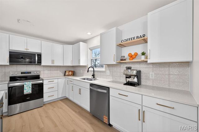 105 Hunters Ridge, St Charles, MO 63301