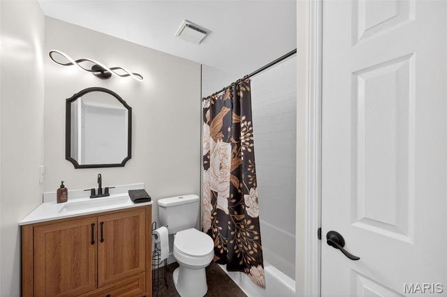 105 Hunters Ridge, St Charles, MO 63301