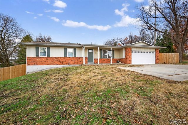 105 Hunters Ridge, St Charles, MO 63301