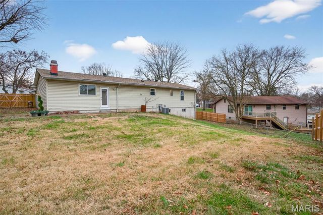 105 Hunters Ridge, St Charles, MO 63301