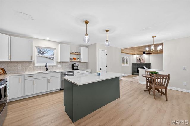 105 Hunters Ridge, St Charles, MO 63301