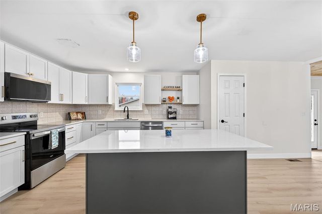 105 Hunters Ridge, St Charles, MO 63301