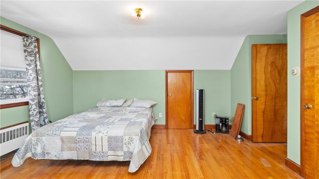 77 Minto Street, Providence, RI 02908