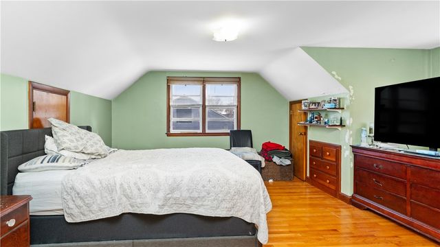 77 Minto Street, Providence, RI 02908