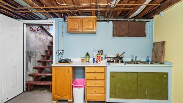 77 Minto Street, Providence, RI 02908