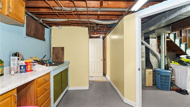 77 Minto Street, Providence, RI 02908