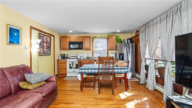 77 Minto Street, Providence, RI 02908