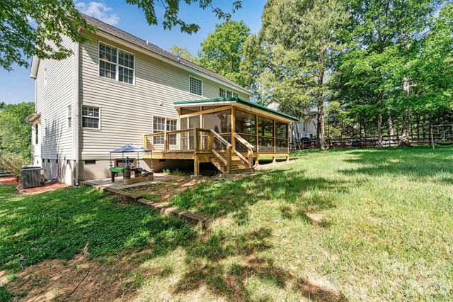 6208 Neptune Drive, Denver, NC 28037