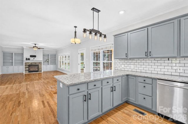6208 Neptune Drive, Denver, NC 28037