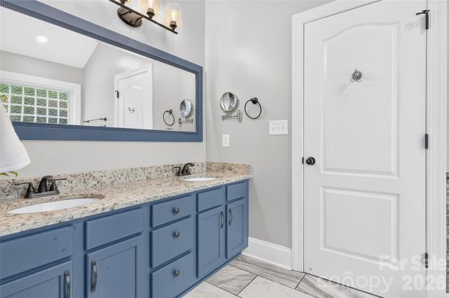 6208 Neptune Drive, Denver, NC 28037
