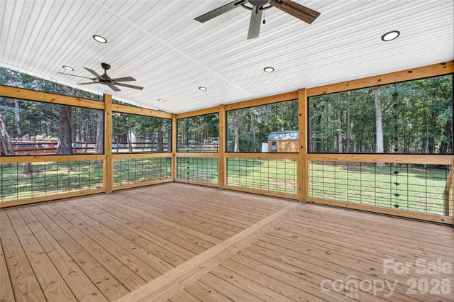 6208 Neptune Drive, Denver, NC 28037